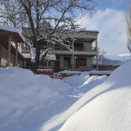 Зона Отдых Apachi В Горах Чимган Hotell Eksteriør bilde